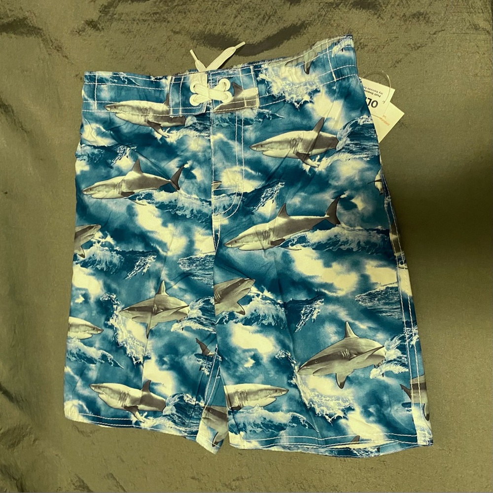 NWT Old Navy Boy’s Swim Trunk Board Shorts Shark Pattern Size M (8)
